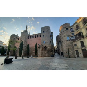 BARCELONA AT ALL 4 HOURS